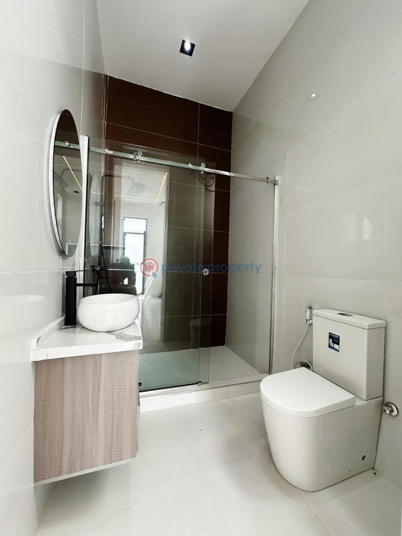 5 bedroom Duplex For Sale Osapa Lekki Lagos - 11