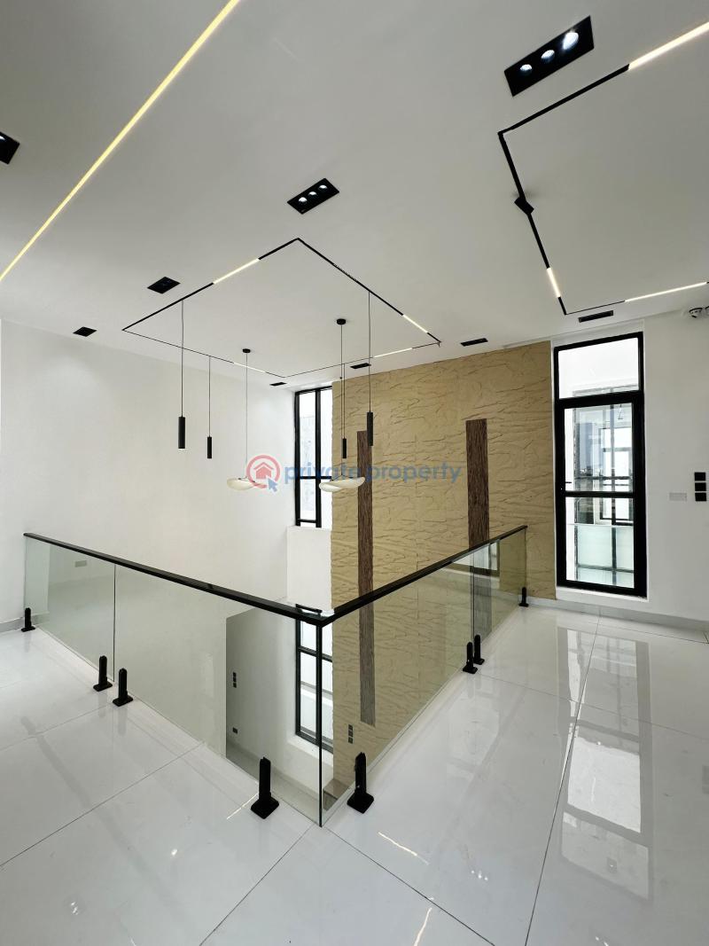 5 bedroom Duplex For Sale Osapa Lekki Lagos - 1