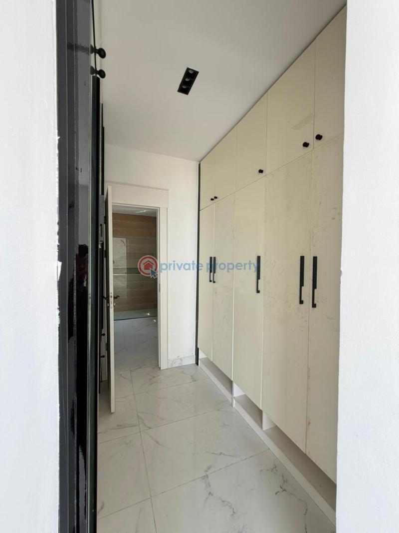 5 bedroom House For Sale Chevron Drive Lekki Lagos - 1