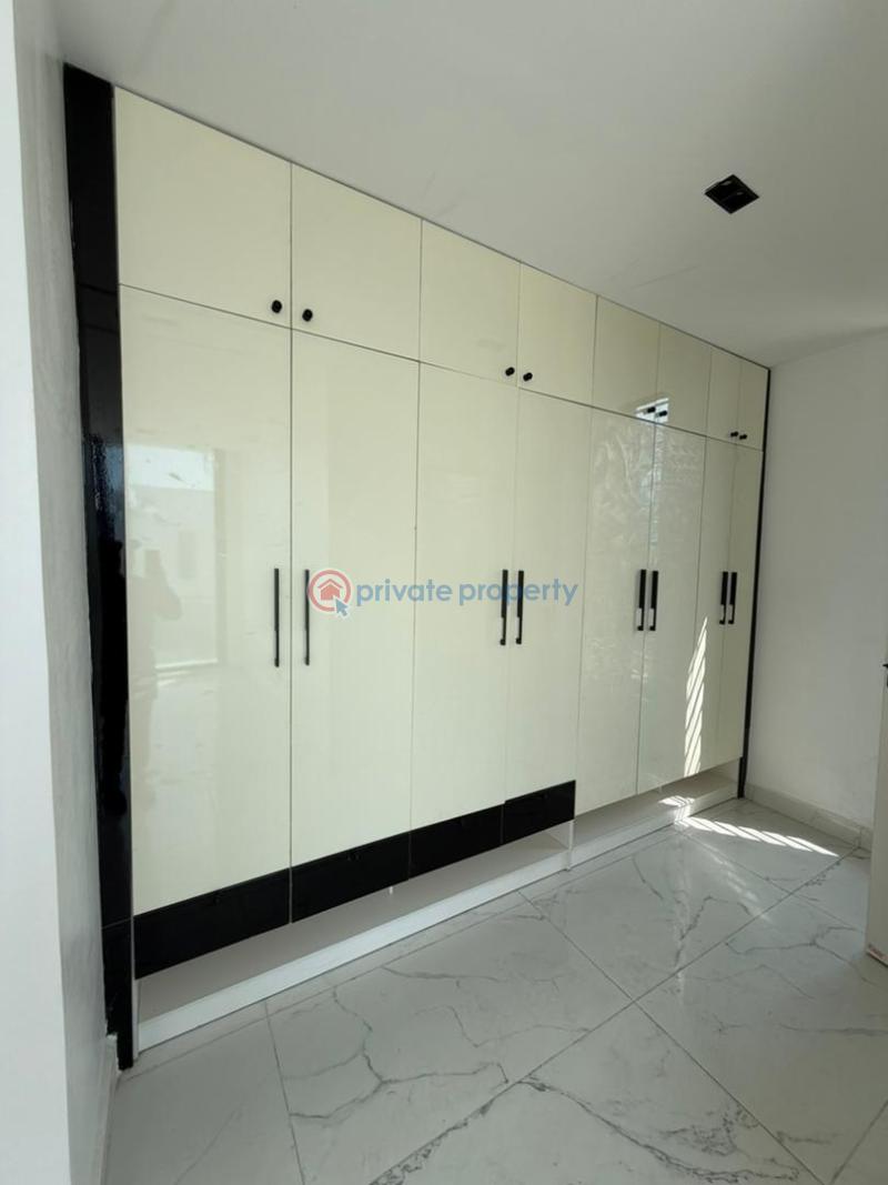 5 bedroom House For Sale Chevron Drive Lekki Lagos - 2