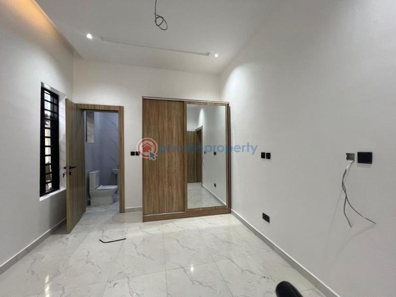 Luxurious 5 bedroom fully detached duplex with bq for sale - 7 5 bedroom Detached Bungalow For Sale Osapa London Lekki Lagos - 7