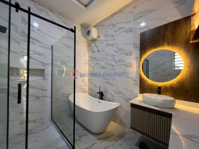 Luxurious 5 bedroom fully detached duplex with bq for sale - 9 5 bedroom Detached Bungalow For Sale Osapa London Lekki Lagos - 9