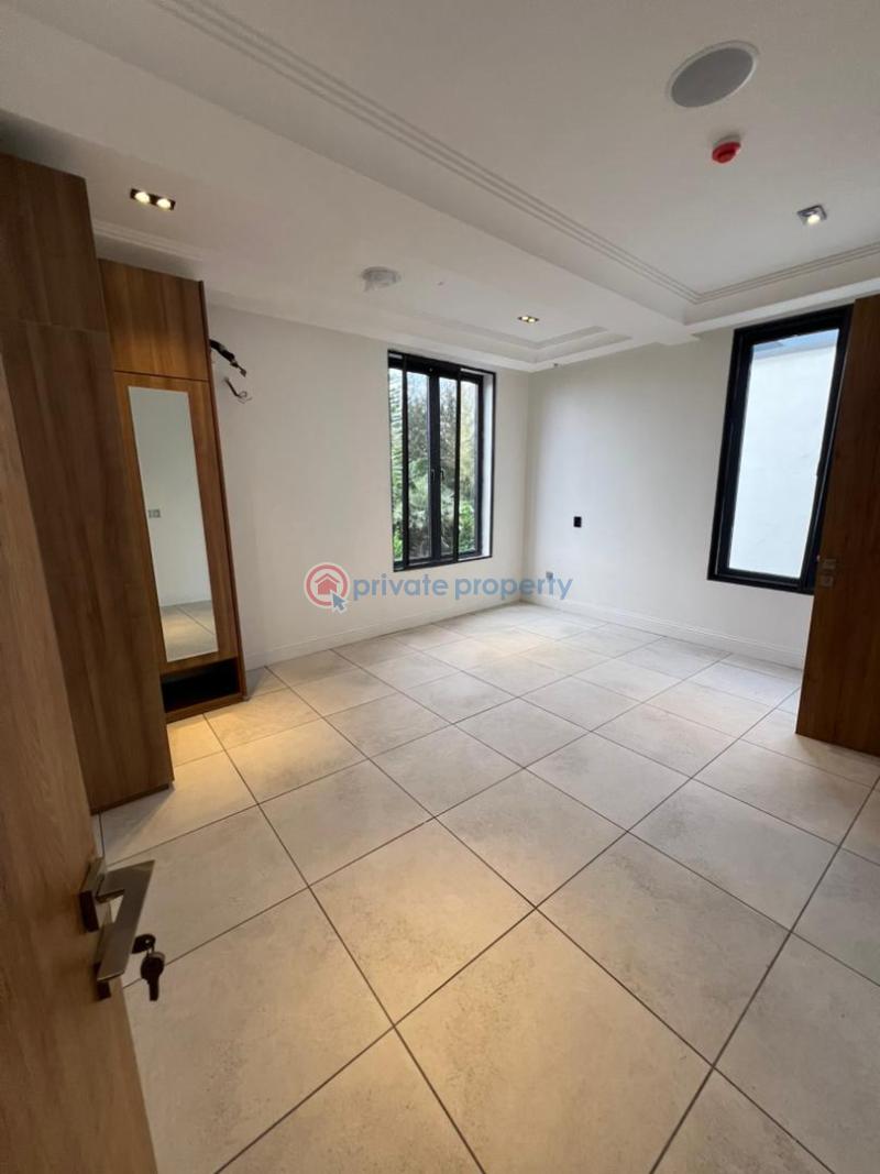 Luxurious 5 bedroom fully detached duplex with bq - 8 5 bedroom Detached Duplex For Sale Royal Garden Estate Lekki Phase 2 Lagos - 8