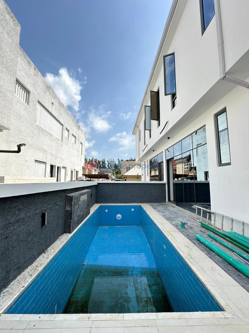 Luxurious 5 bedroom fully detached duplex with swimming pool and bq - 2 5 bedroom Detached Duplex For Sale Chevron Drive Lekki Lagos - 2