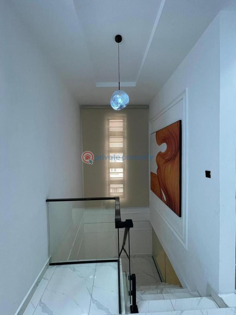 Luxurious 5 bedroom fully detached with a bq and swimming pool - 9 5 bedroom Detached Duplex For Sale Chevron Drive Lekki Lagos - 9