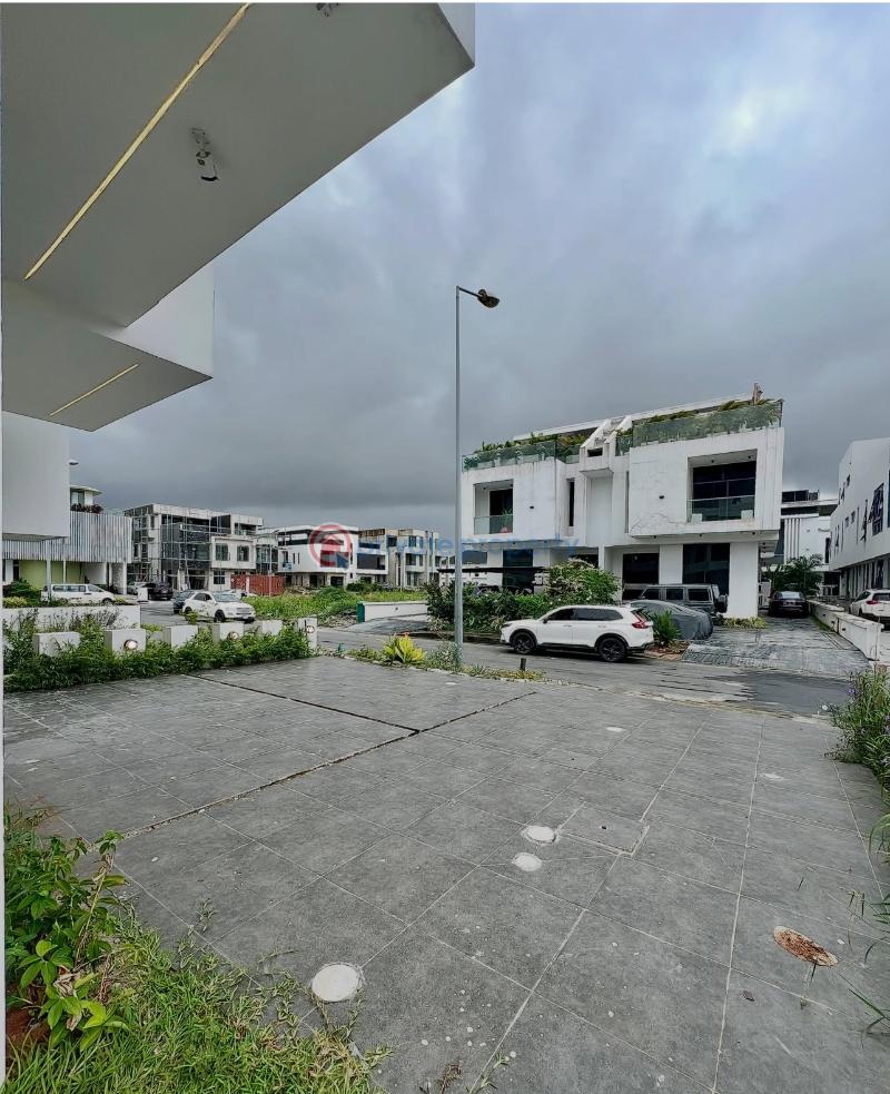 5 bedroom Semi detached Duplex For Sale Secure Estate At Ikate Lekki Lekki Lagos - 14