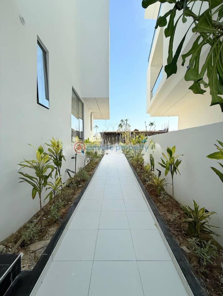 5 bedroom Detached Duplex For Sale Osapa London Lekki Phase 1 Lagos - 10