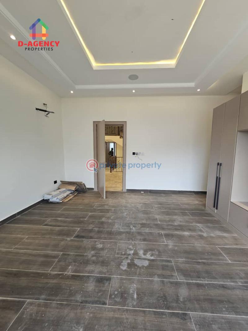 5 bedroom Terrace For Sale Dakibiyu Abuja Phase 2  - 3