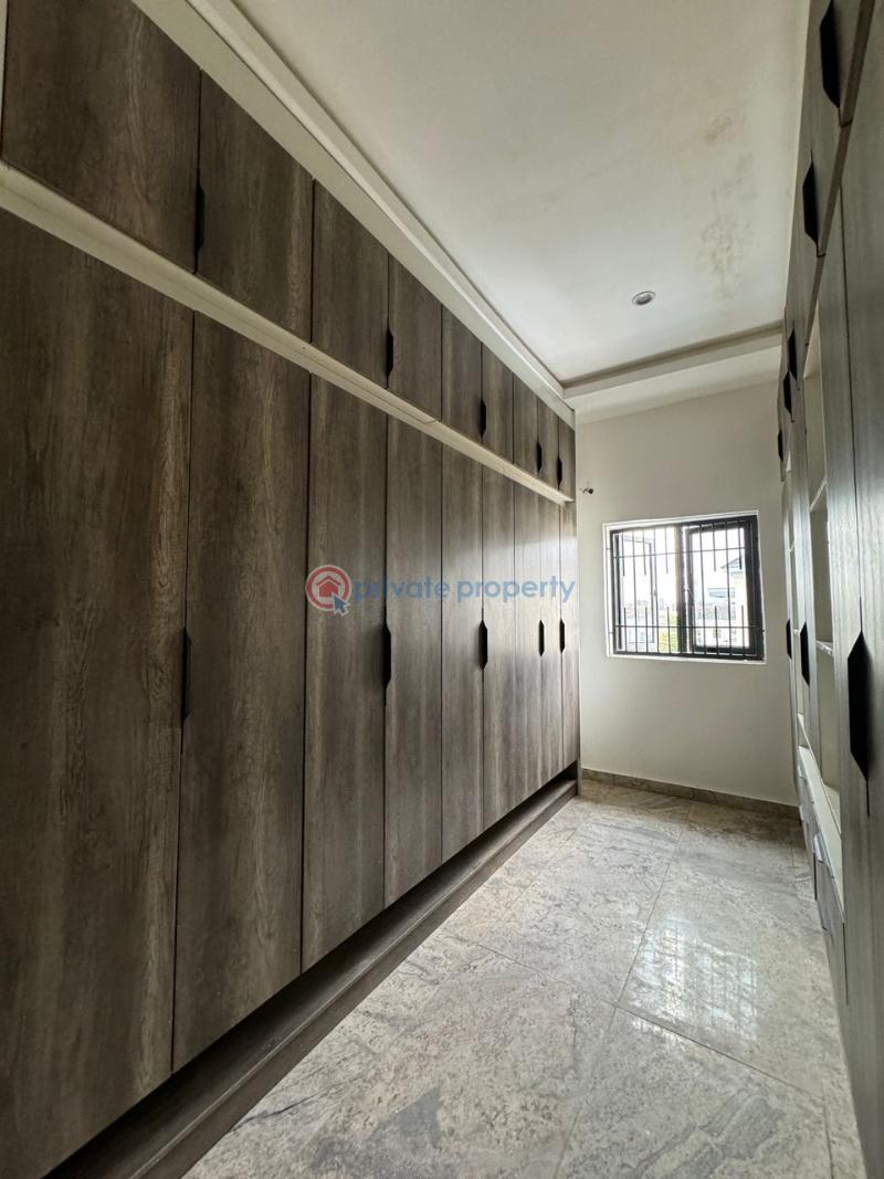 7 bedroom Detached Duplex For Sale Guzape Abuja Phase 1  - 8