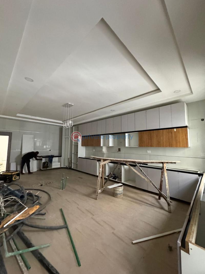 7 bedroom Detached Duplex For Sale Guzape Abuja Phase 1  - 5