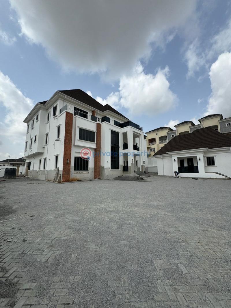 7 bedroom Detached Duplex For Sale Guzape Abuja Phase 1  - 0
