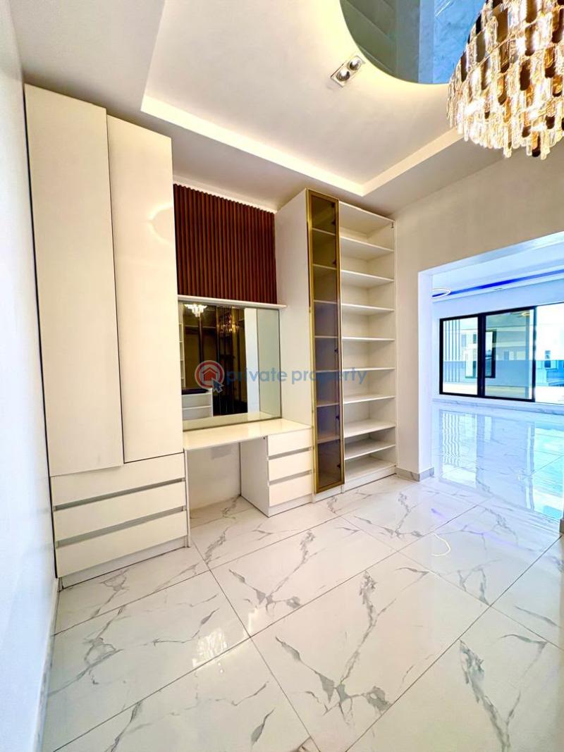 7 bedroom House For Sale Osapa London Lekki Lagos - 1
