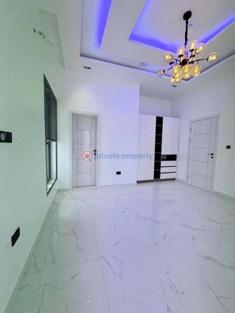 7 bedroom House For Sale Osapa London Lekki Lagos - 2