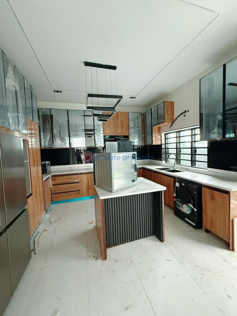 5 bedroom Detached Duplex For Sale Ikota Lekki Lagos - 3