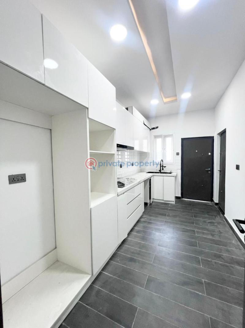 Luxurious apartment - 13 3 bedroom Flat & Apartment For Sale Osapa Lekki Lagos - 13