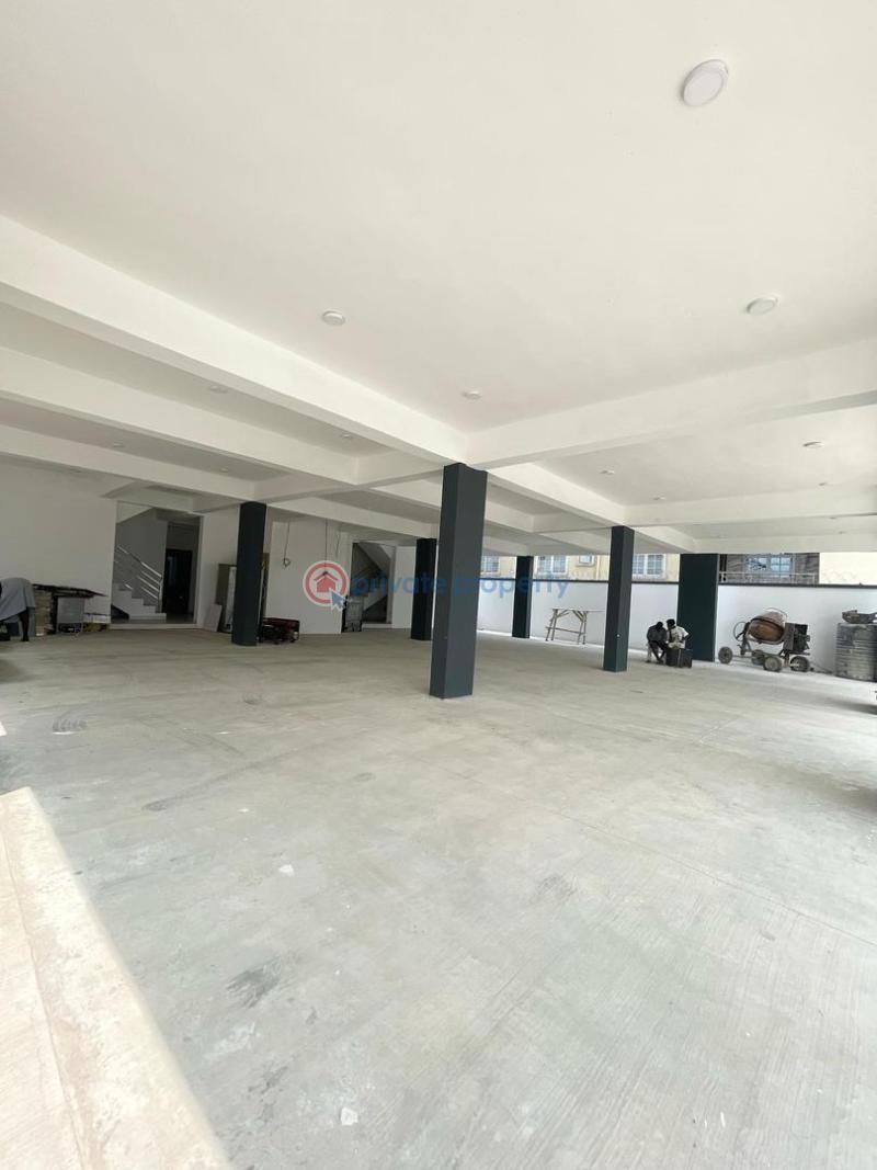 Luxurious apartments with elevator, swimming pool & gym*   1 & 2bedrooms apartments for sale!! - 14 1 bedroom Self Contain For Sale Ologolo Lekki Lagos - 14