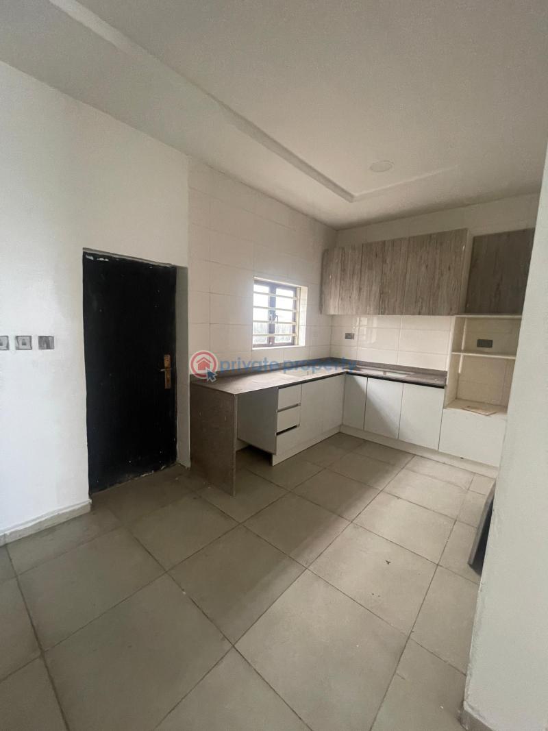Luxurious master’s bedroom with balcony – orchid road, lekki - 7 1 bedroom Shared Apartment For Rent Orchid Road Lekki Lagos - 7