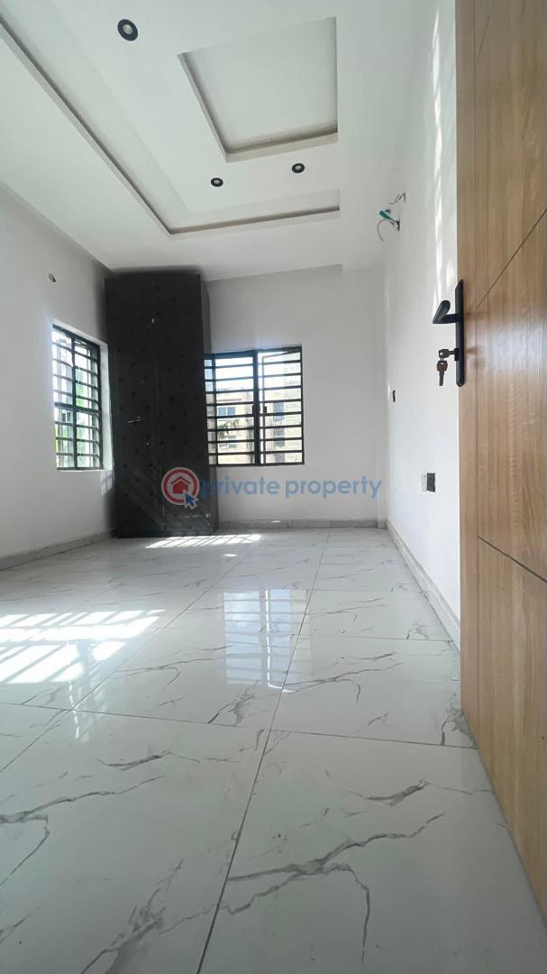 2 bedroom Block Of Flats For Rent Yaba Gra Yaba Lagos - 5