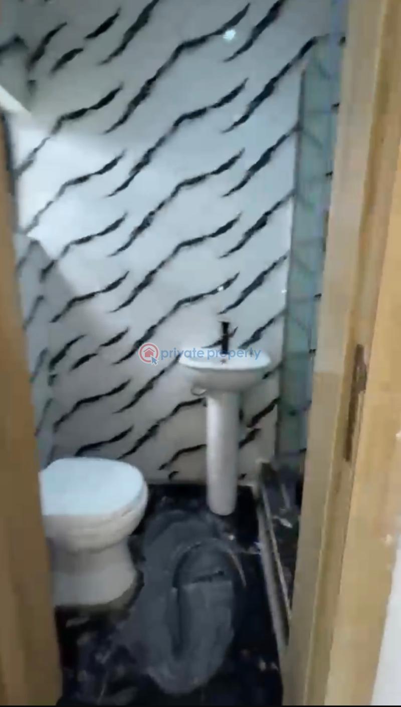 2 bedroom Flat & Apartment For Sale Yaba Gra Yaba Lagos - 10