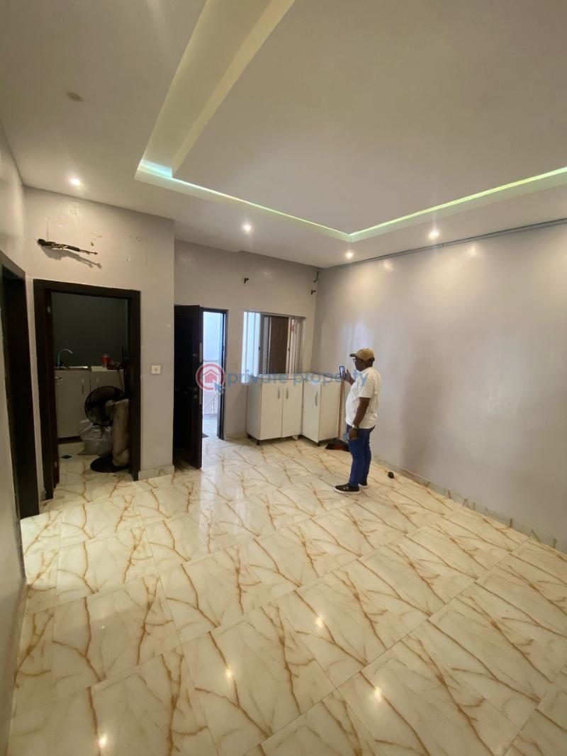 Luxurious standard 1bedroom mini flat upstairs with an open plan kitchen  in secured and serene estate. - 4 1 bedroom Shared Apartment For Rent Nice Estate In New Road Igbo Efon Lekki Lagos - 4