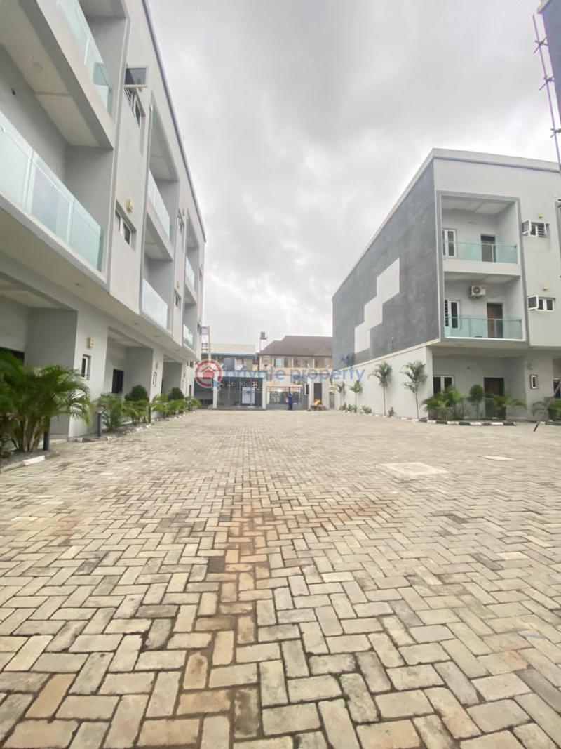 1 bedroom Flat & Apartment For Rent Mobil Road, Ilaje Lekki Lagos - 4