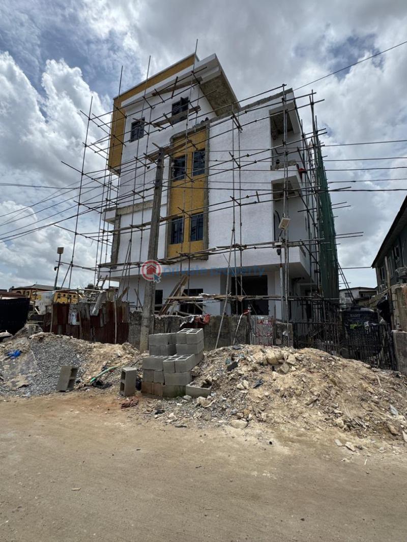 1 bedroom Block Of Flats For Sale Surulere Lagos - 1