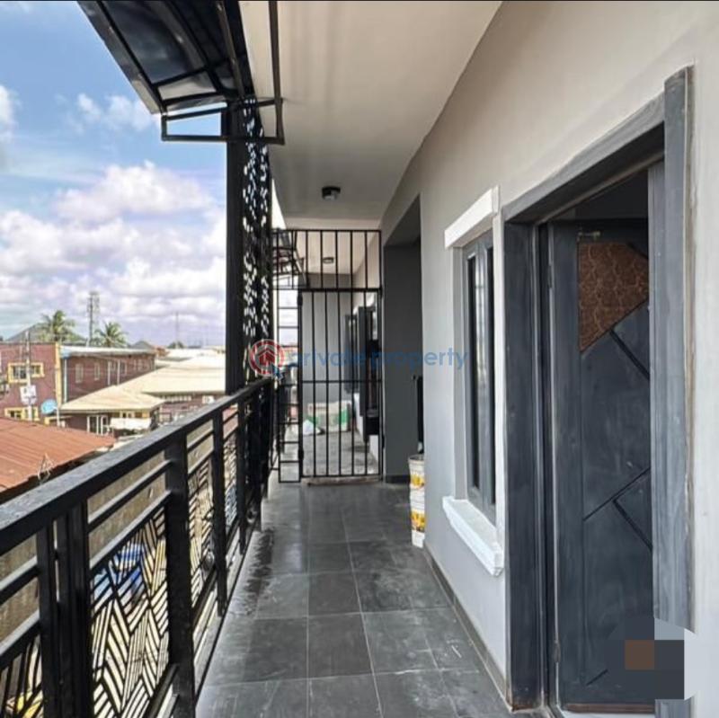 3 bedroom Block Of Flats For Sale Alagomeji Yaba Lagos - 11