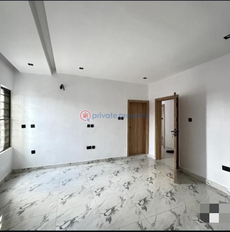 3 bedroom Block Of Flats For Sale Alagomeji Yaba Lagos - 0