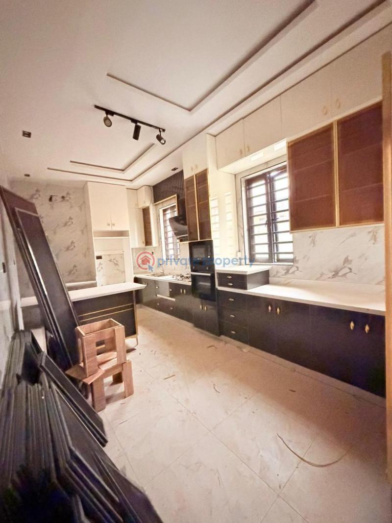 5 bedroom Detached Duplex For Sale Magodo Phase 1 Magodo Kosofe/Ikosi Lagos - 4