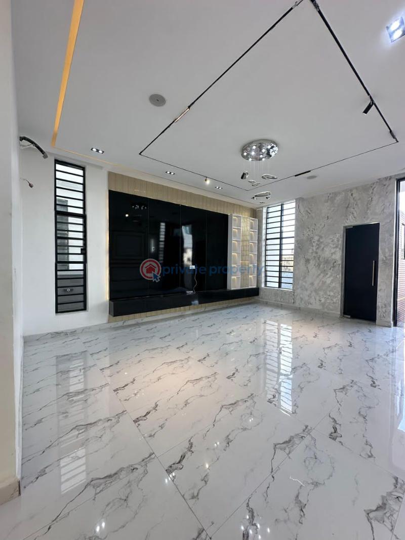 Luxuriously built 5 bedroom fully detached duplex with pool & bq. - 2 5 bedroom Detached Duplex For Sale Chevron Drive Lekki Lagos - 2