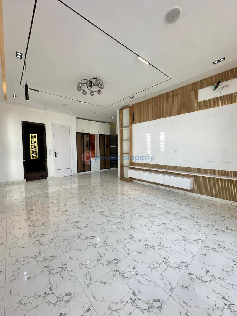 Luxuriously built 5 bedroom fully detached duplex with pool & bq. - 6 5 bedroom Detached Duplex For Sale Chevron Drive Lekki Lagos - 6