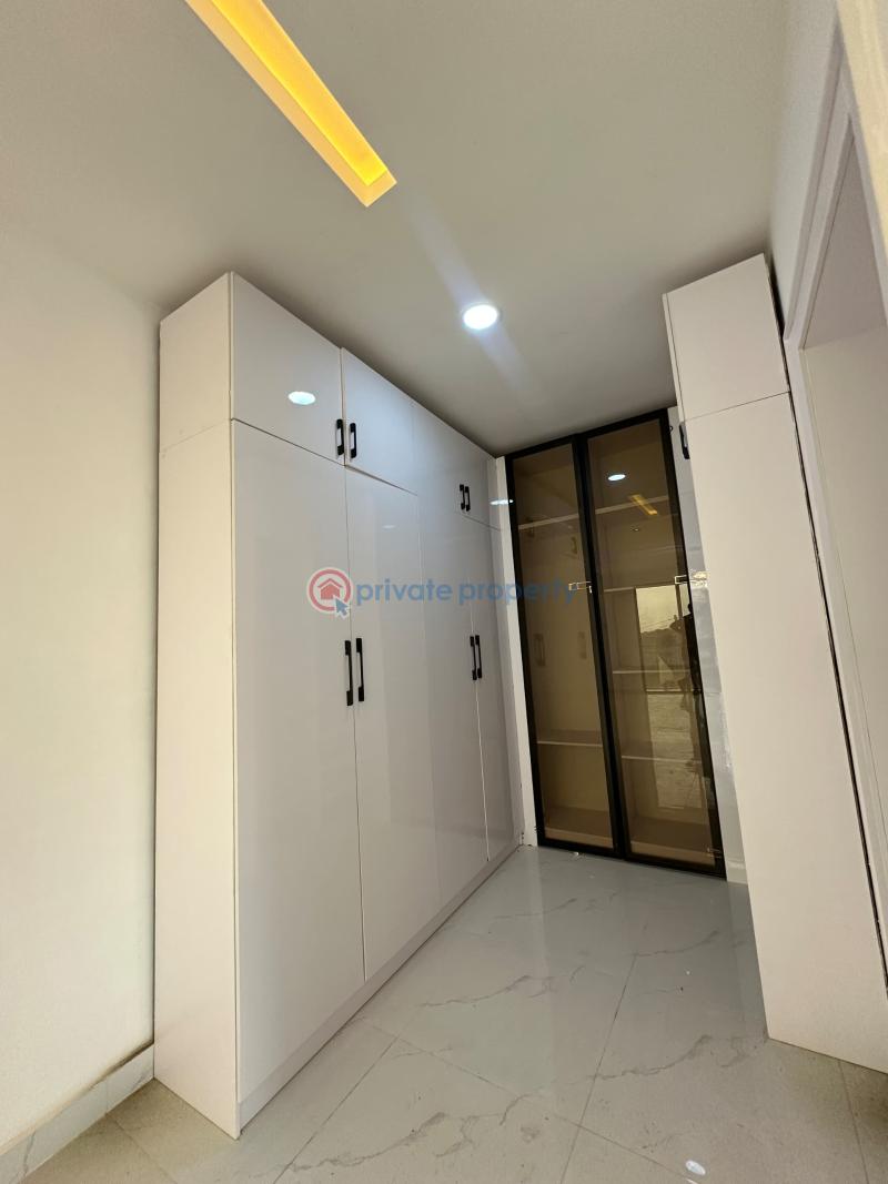 4 bedroom Detached Duplex For Sale Oluyole Estate, Oluyole Estate Ibadan Oyo - 4