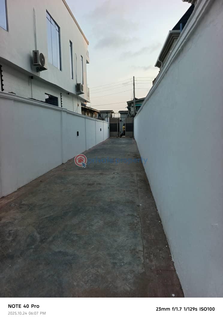 Luxuriously finished 4bedroom duplex - 4 4 bedroom House For Sale Inside Estate At Fagba, Ifako Ijaiye Ifako-Ijaiye Lagos - 4