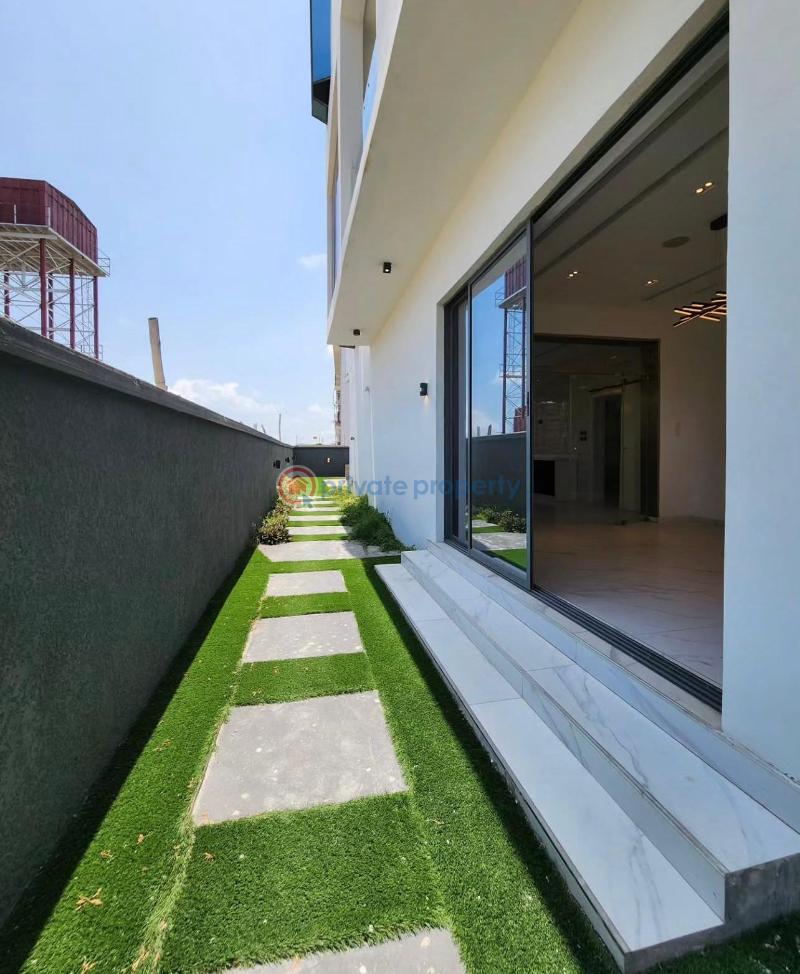 5 bedroom Detached Duplex For Sale Osapa London Lekki Lagos - 16