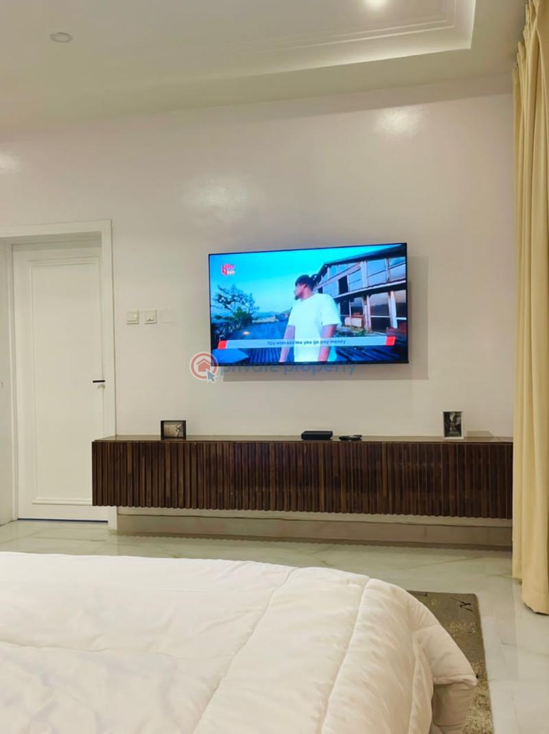 Luxuriously furnished 3bedroom apartment - 1 3 bedroom Block Of Flats Short let Admiralty Way, Lekki Phase 1 Lagos - 1