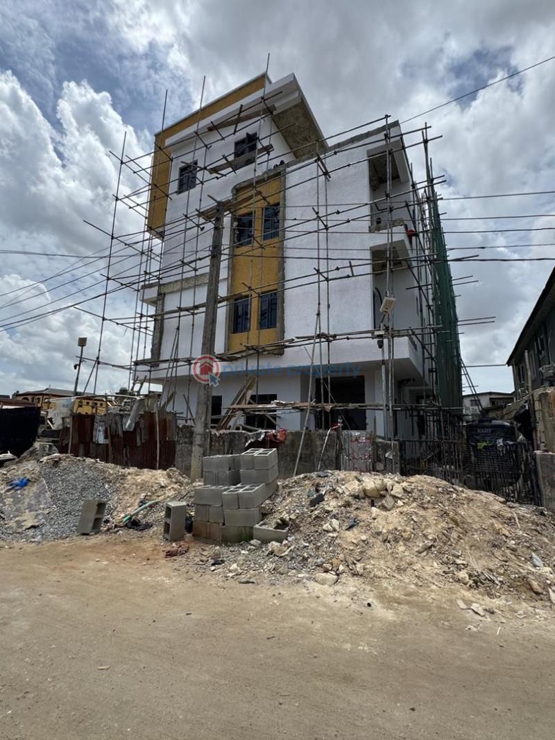 1 bedroom Block Of Flats For Sale Surulere Lagos - 3