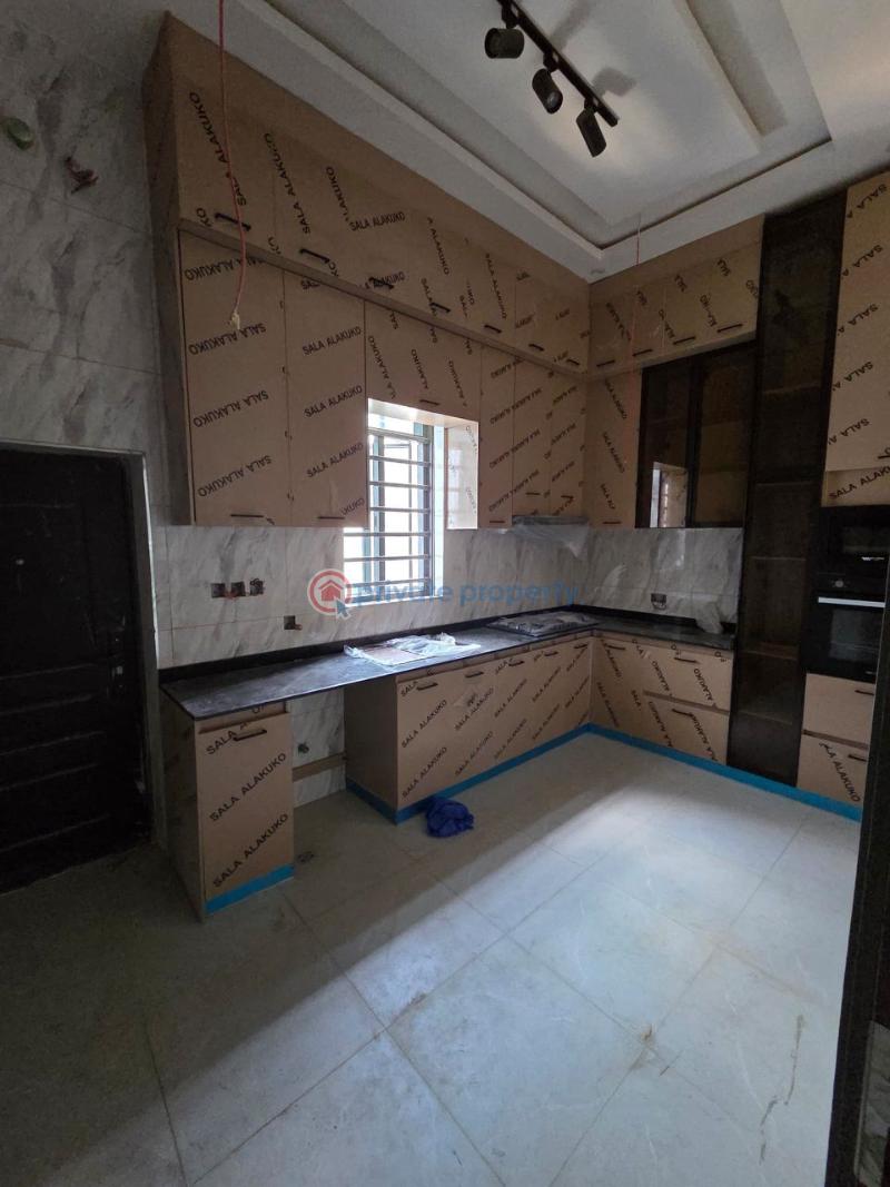 2 bedroom Block Of Flats For Sale Opebi Ikeja Lagos - 5