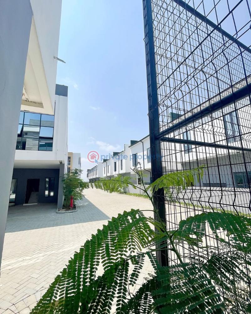 2 bedroom Block Of Flats For Sale Abraham Adesanya, Ogombo Road Ajah Lagos - 3