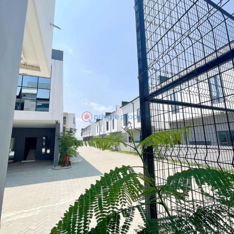 2 bedroom Block Of Flats For Sale Abraham Adesanya, Ogombo Road Ajah Lagos - 8