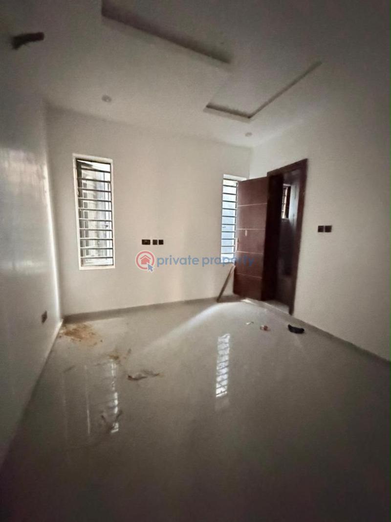 2 bedroom Block Of Flats For Sale Surulere Lagos - 11