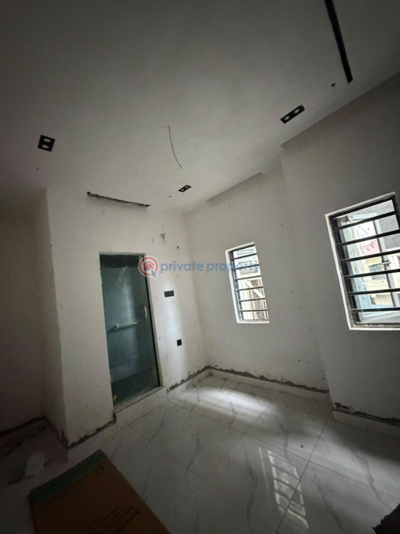 2 bedroom Block Of Flats For Rent Alagomeji Yaba Lagos - 11
