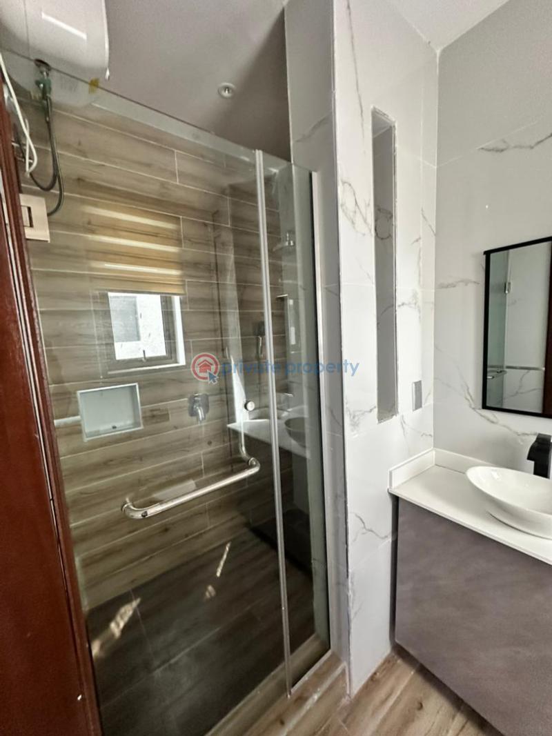3 bedroom Block Of Flats For Rent Directly Overlooking The Iconic Lekki Ikoyi Link Bridge Ikoyi Lagos - 3