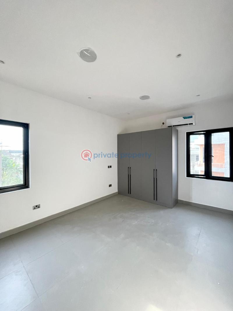 3 bedroom Block Of Flats For Rent Mojisola Onikoyi Estate Lagos - 6