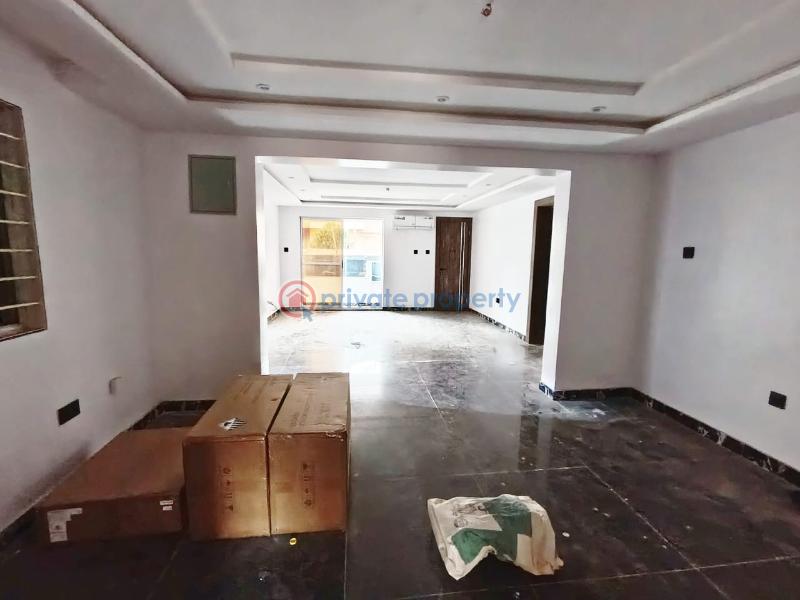 Luxury 3 bedroom apartment with a room staff quarter - 4 3 bedroom Flat & Apartment For Sale Lekki Phase 1 Lagos - 4