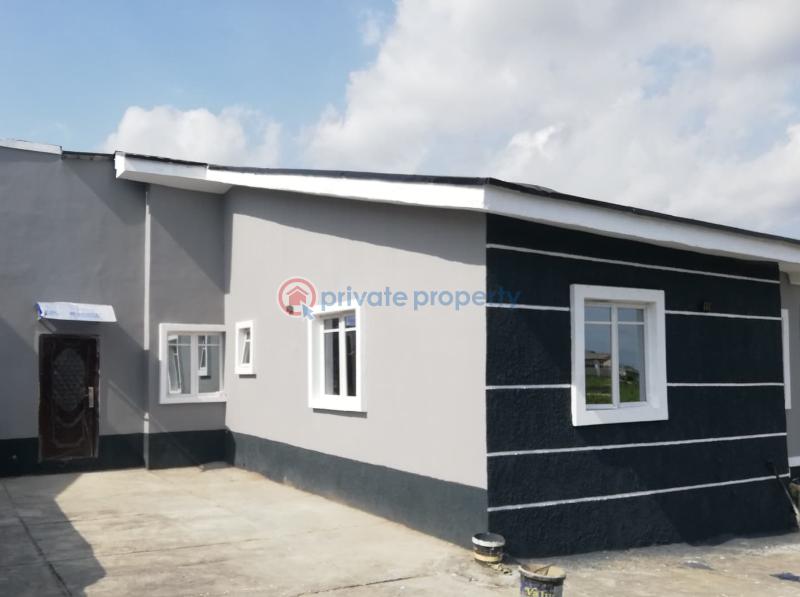 4 bedroom Detached Bungalow For Sale Iletuntun Idishin Ibadan Oyo - 0