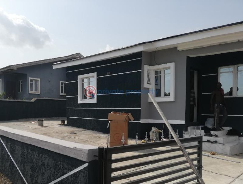 4 bedroom Detached Bungalow For Sale Iletuntun Idishin Ibadan Oyo - 1