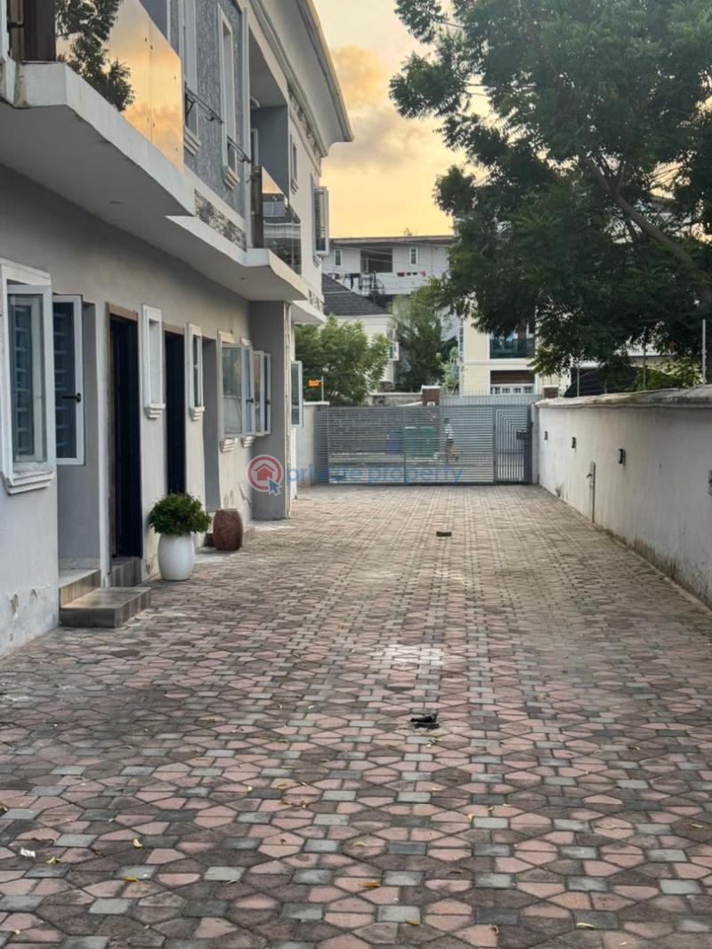 3 bedroom Flat & Apartment For Rent Lekki Phase 1 Lekki Lagos - 0
