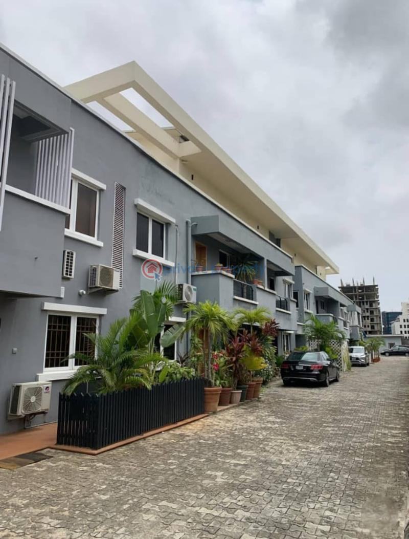 3 bedroom Block Of Flats For Sale Parkview Estate Ikoyi Lagos