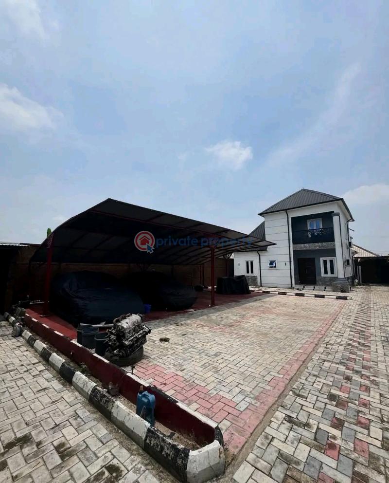 3 bedroom Penthouse For Sale Rumunduru Rumuodara Link Road Obio-Akpor Port Harcourt Rivers - 2