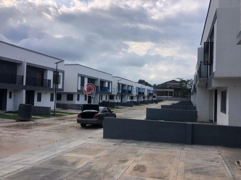 3 bedroom Terraced Duplex For Sale Jericho Gra Ibadan Oyo - 4